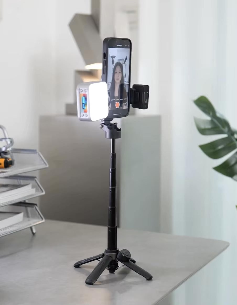 FlexiSnap™ – Portable Selfie Companion